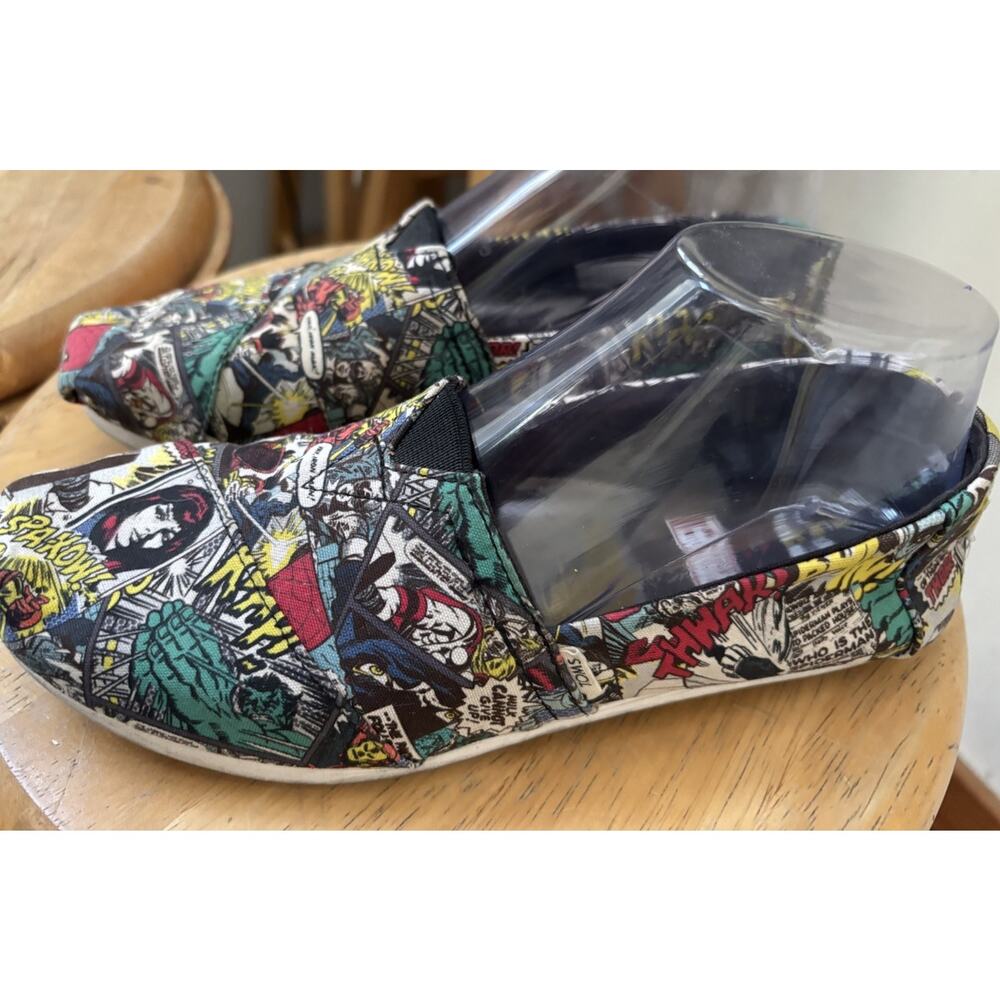 Marvel X Tom’s Women’s 7 Classic Slip Ons Marvel Comics Colored